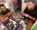 حظر "إسرائيل" إدخال الهواتف وقطع صيانتها يخنق الحياة اليومية في غزة