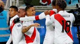 فرحة لاعبي بيرو