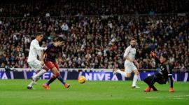 برشلونة فاز في الذهاب برباعية نظيفة
