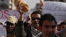 جميع مخابز ومستوصفات ومشافي المخيم متوقفة عن العمل 