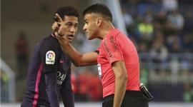 نيمار تعرض للطرد في مباراة ملقا