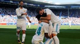 سيبايوس مع لاعبي ريال مدريد