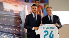 جانب من تقديم اللاعب داني سيبايوس لوسائل الإعلام