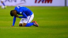 نيمار تعرض للطرد في مباراة كولومبيا