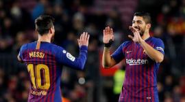 فرحة سواريز وميسي بالفوز