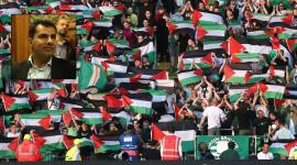 فلسطينيون بالخارج (داخل الإطار زياد العلول)