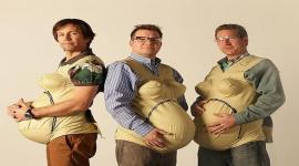 3 رجال يخوضون تجربة الحمل