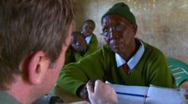 تلميذة ابتدائي عمرها 90 عاماً