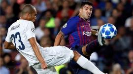 جانب من مباراة برشلونة وإنتر ميلان