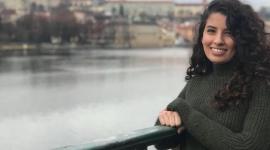 الطالبة الجامعية آية سليم نعامنة