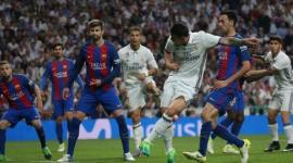 الريال يلعب السوبر بصفته بطلاً للدوري وبرشلونة توج بلقب الكأس الموسم الماضي