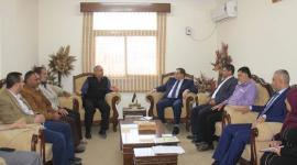 باسم نعيم خلال اجتماع عقده مع وفد من وزارة العمل والاتحاد العام لنقابات عمال فلسطين