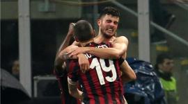 فرحة لاعبي ميلان بهدف المباراة الوحيد