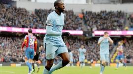 الإيفواري يايا توريه نجم فريق مانشستر سيتي الإنجليزي