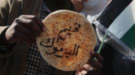 تضم المجموعة المحتجزة عدداً من فلسطينيي سوريا والعراق وغزة