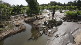 انهيار حوض صرف صحي جنوب غزة