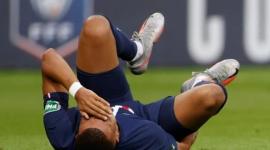 مبابي يتألم من الإصابة