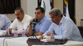 عبد السلام هنية في الوسط