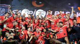 فرحة فريق إسطنبول باشاك شهير بلقب الدوري التركي