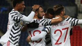 تيليس مع لاعبي مانشستر يونايتد