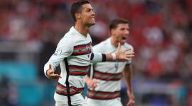 رونالدو يحتفل