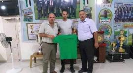 مصطفى حسب الله في الوسط