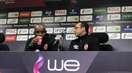 بيتسو موسيماني خلال المؤتمر الصحفي بعد قمة الدوري المصري