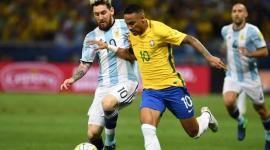 جانب من مباراة سابقة بين البرازيل والأرجنتين