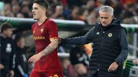 المدير الفني لفريق روما الإيطالي بكرة القدم جوزيه مورينيو