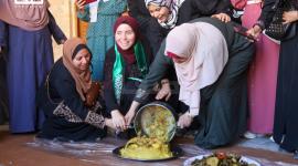 "مقلوبة ودوالي وتطريز".. تجسيد لنضال المقدسيات في غزة