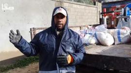 عمال تنظيف المصارف في غزة.. فدائيو المنخفضات الجوية