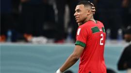 مبابي بقميص حكيمي