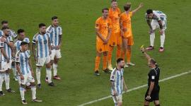 ميسي والحكم لاهوز