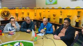 رئيس نادي خدمات رفح كارم العطار يتحدث في مؤتمر صحفي