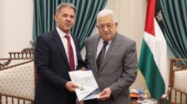 الرئيس محمود عباس يتسلم رئيس هيئة مكافحة الفساد رائد رضوان