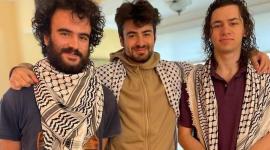 الطلاب الثلاثة استُهدفوا بينما كانوا يرتدون الكوفية الفلسطينية (مواقع التواصل)