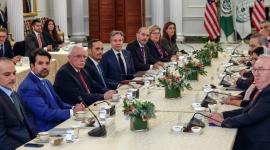 أثناء لقاء الوفد العربي الإسلامي مع بلينكن في واشنطن (رويترز)