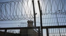 قوات الاحتلال تعتقل أسيرًا محررًا جنوب جنين  