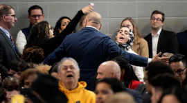 أميركا: متظاهرون يقاطعون كلمة لبايدن ويطالبون بإدخال المساعدات إلى غزة