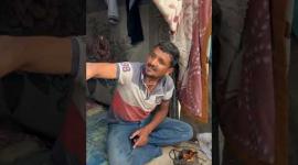 معاناة النازحين بسبب الأوضاع الكارثية ونقص المياه على شاطئ بحر الزوايدة وسط قطاع غزة