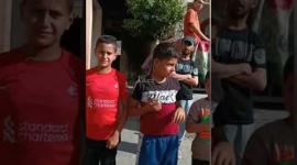 نشاط ترفيهي للتخفيف عن الأطفال النازحين في مدرسة عمواس بحي الصفطاوي شمالي مدينة غزة