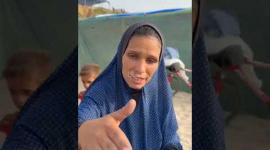 نازحون يفترشون رمال شاطئ بحر المحافظة الوسطى بقطاع غزة في أوضاع كارثية دون مياه أو أدنى المتطلبات