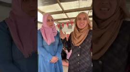 من أخشاب بيتها وبجهود إخوانها.. المعلمة أسماء الهسي ورفيقاتها ينفذن مبادرة ذاتية للتعليم في غزة