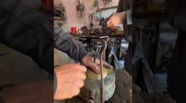 رواج مهنة إصلاح "البابور" الذي يعمل بالسولار في غزة