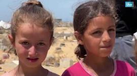 أطفال يطالبون بوقف الحرب وفتح المعابر