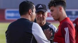 تفاصيل الخلاف بين لاعبي الأهلي ومدربهم وموقف عاشور