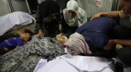 وداع حزين لشهداء القصف الإسرائيلي على مدينة غزة من داخل مستشفى الشفاء