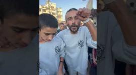 "روّحنا خاوة".. رسالة قوية من أسير محرر من غزة لضابط إسرائيلي بعد الإفراج عنه بصفقة التبادل