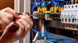 تحذير من الكهرباء بشأن سلوكيات استهلاك مشبوهة وتشديد عقوبات سرقة التيار