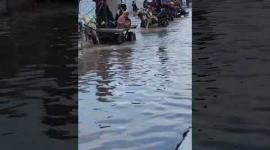 غرق خيام النازحين في مواصي خانيونس جنوبي قطاع غزة بمياه الأمطار